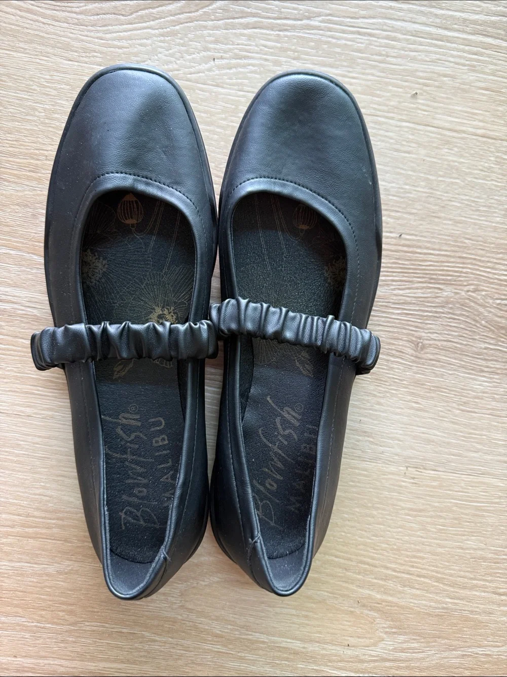 Malibu Black Ruched Elastic Strap Ballet Flats